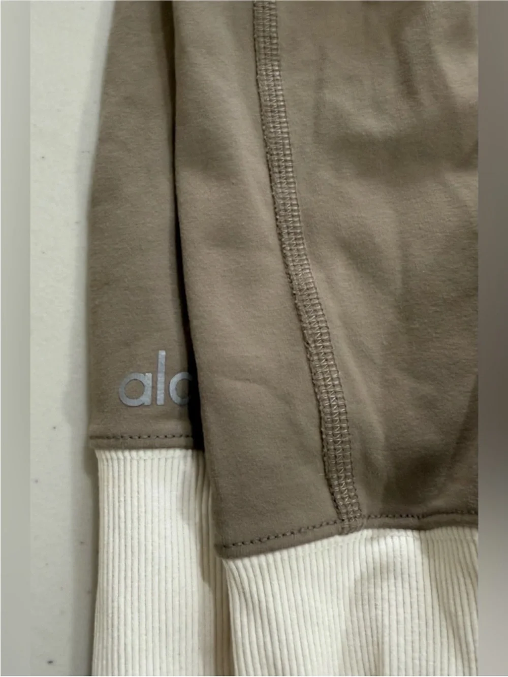 ALO Yoga Taupe and White Colorblock High-Waist Leggings